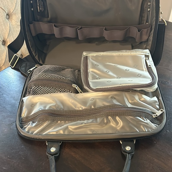Samsonite bag for toiletries and makeup- excellent condition! - Picture 8 of 16